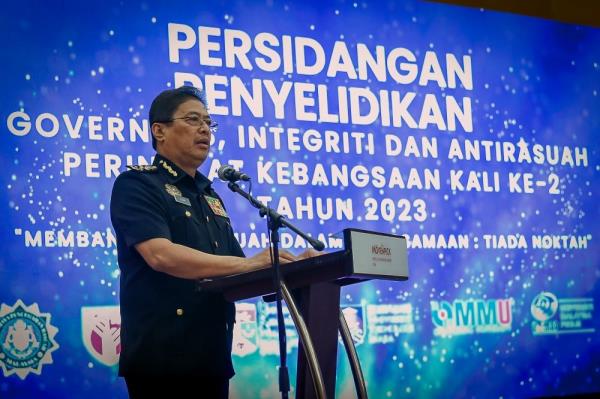 Jasmine Loo being investigated by MACC, says Azam Baki